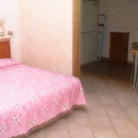 בית חווה La Casina ראבנה